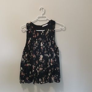 Ricki's size small crinkled tank top in excellent condition!